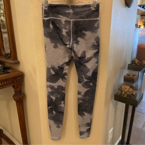 LULULEMON Women Gray Tie Dye Abstract Patterned Leggings Size 4 - Picture 6 of 9